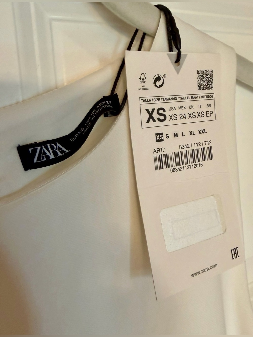 Zara White Flowy Knee-Length Sleeveless Dress with A-Line Silhouette - Picture 4 of 7